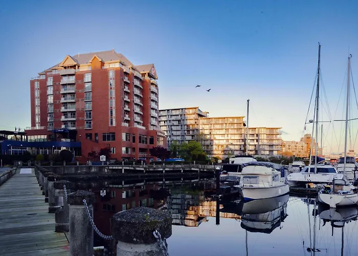 Coast Victoria Hotel & Marina By Apa