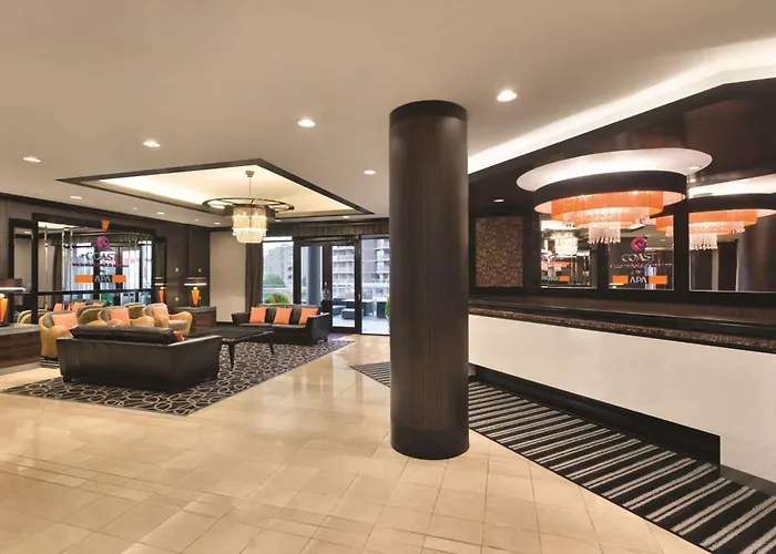 Coast Victoria Hotel & Marina By Apa