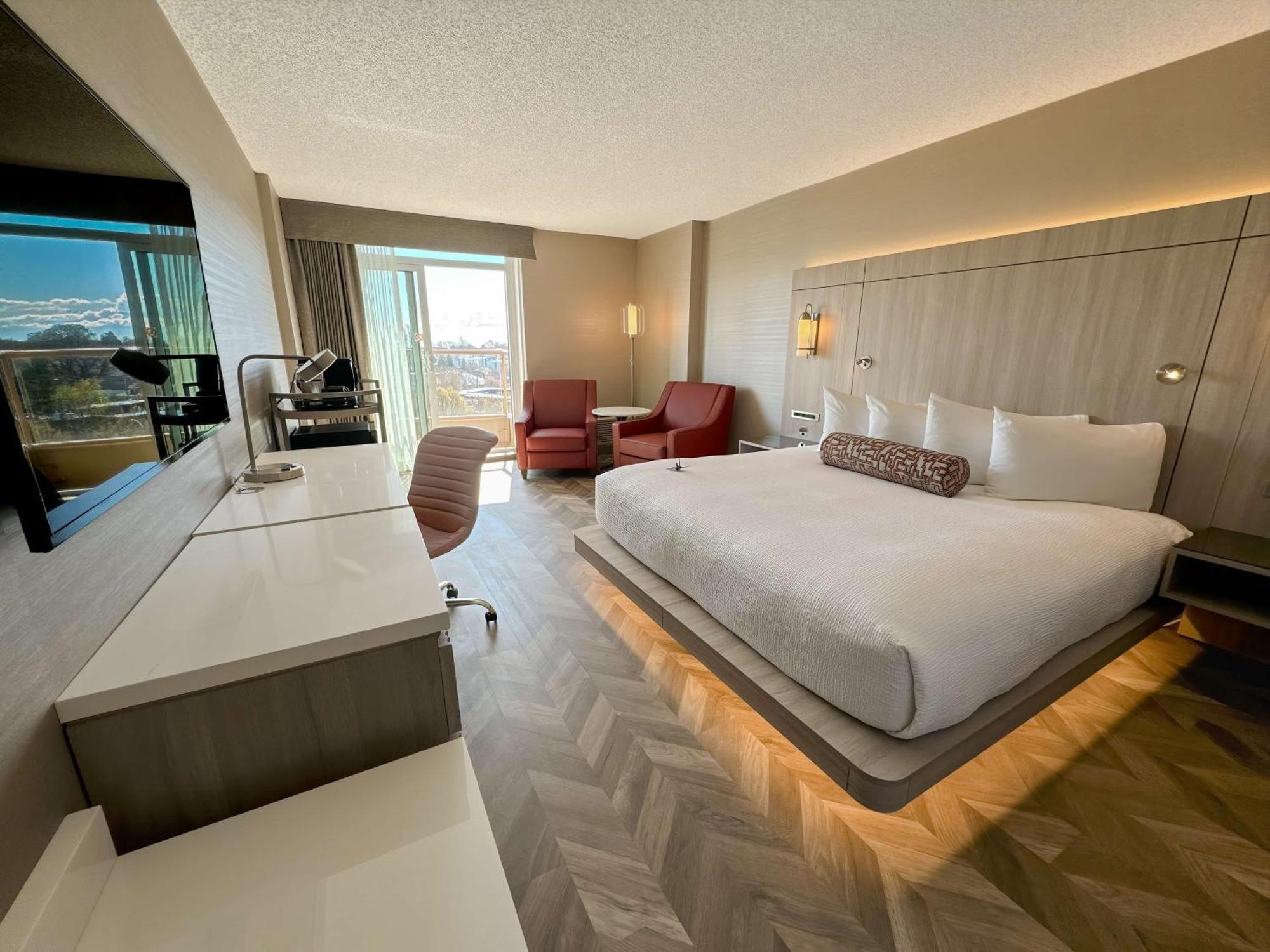 Hotel Coast & Marina By Apa